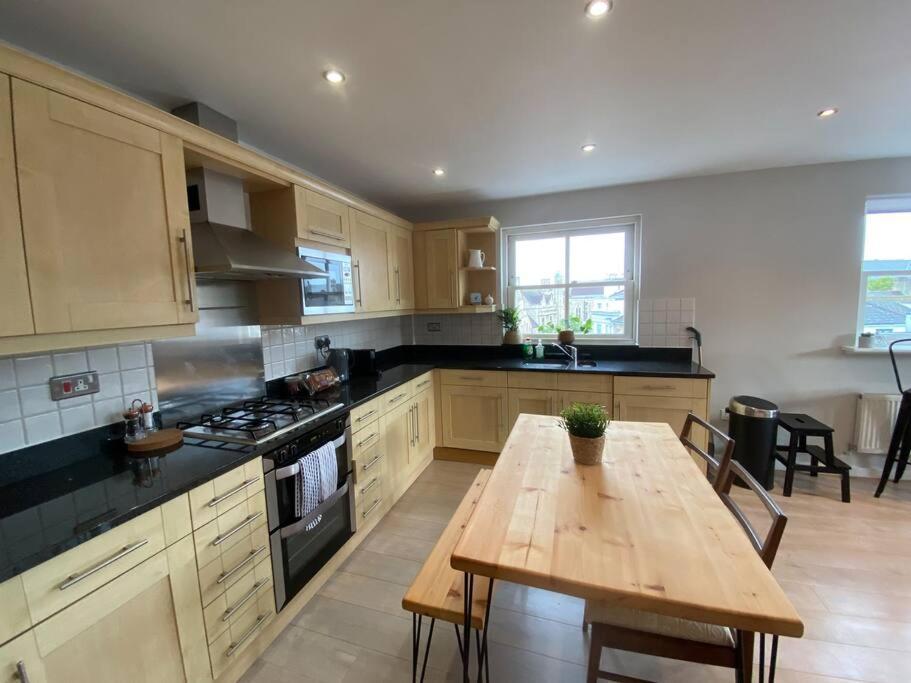 The Penthouse, Winchester Extérieur photo