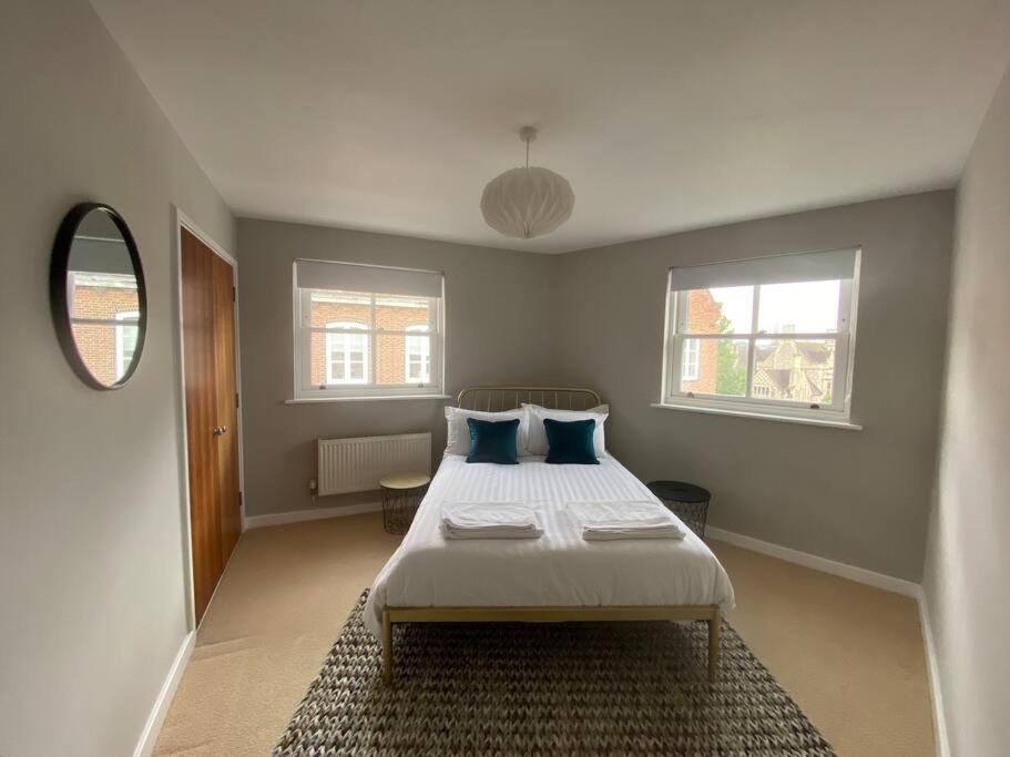 The Penthouse, Winchester Extérieur photo