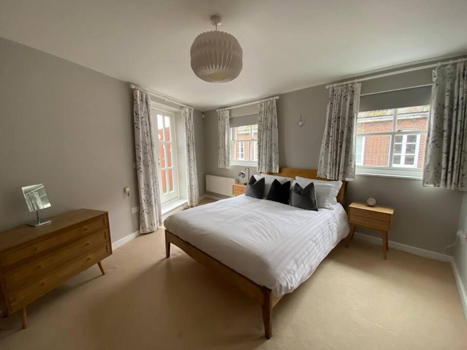 The Penthouse, Winchester Extérieur photo